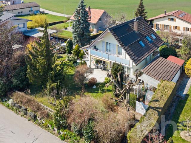 Geräumiges Familienhaus mit Garten in ruhiger Umgebung