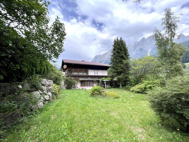 Geräumiges Haus mit Terrasse, Garten und Einliegerwohnung ideal für Handwerker, Familien oder Anleger