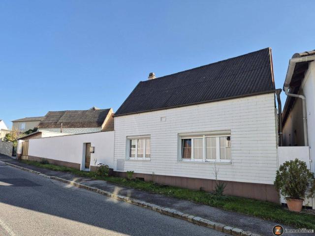 Geräumiges Landhaus mit uneinsehbarem Grundstück