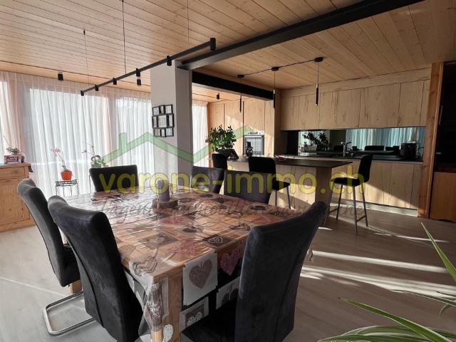 Geräumiges renoviertes und vergrössertes 4.5 Zimmer Chalet