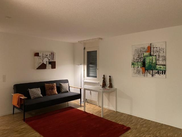Geräumiges und stilvolles 2,5 Zimmer Apartment mit Aufzug in der Prime Zone 10 Lage