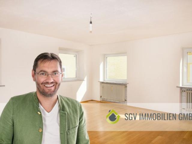 Geräumiges Wohnhaus mit kleiner Gewerbeeinheit in Waging am See