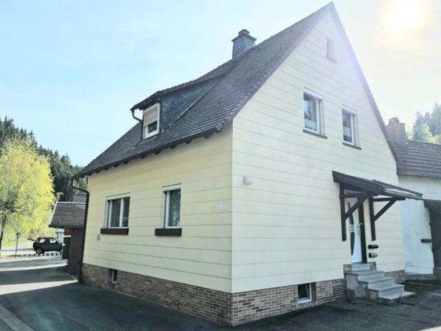 Geräumiges 1 Familien Wohnhaus mit zusätzlichem Wirtsgebäude
