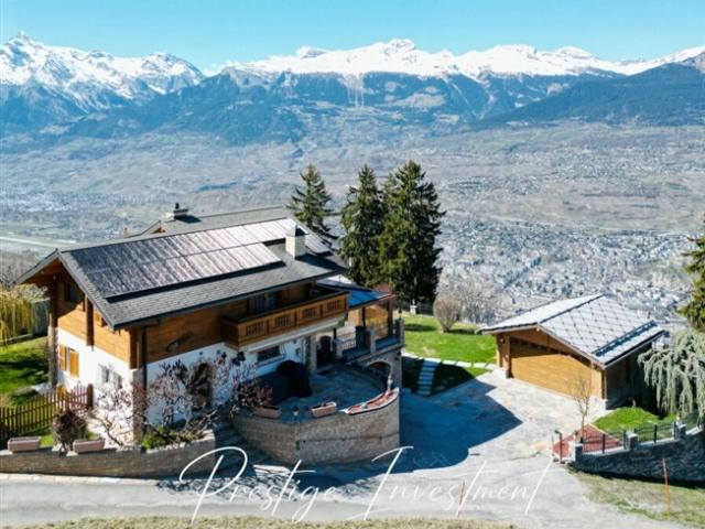 GERÄUMIGES 5.5 ZIMMER CHALET, LES AGETTES 4 VALLÉES