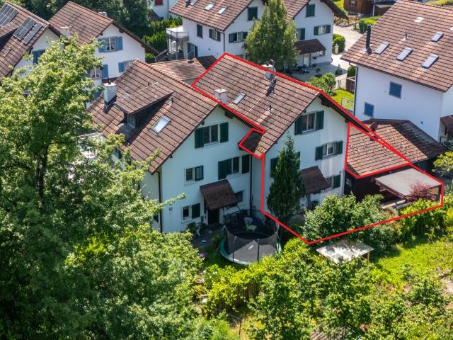 Geräumiges 6.5 Zimmer Doppeleinfamilienhaus mit Garten