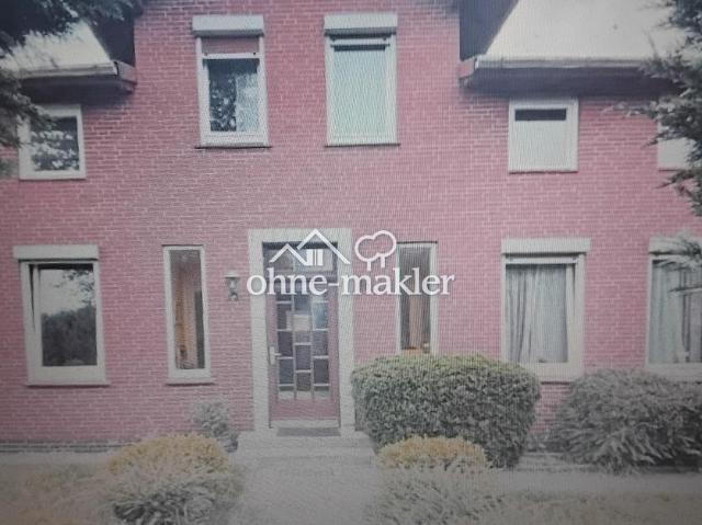 Geräumiges 9 Zimmer Haus mit Garage in Techau