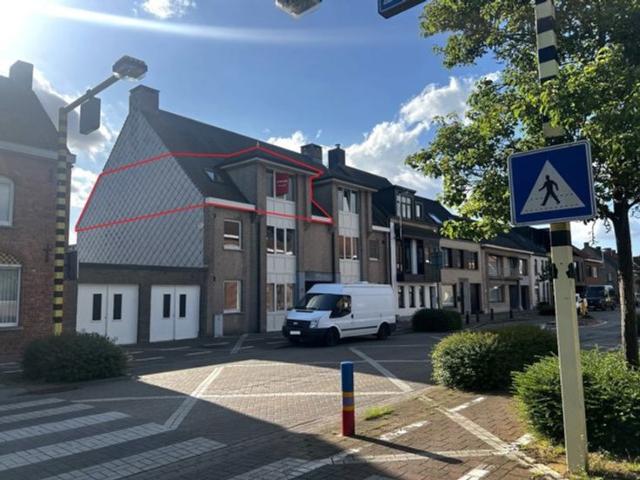 Gerenoveerd 2 slaapkamer appartement nabij centrum Torhout