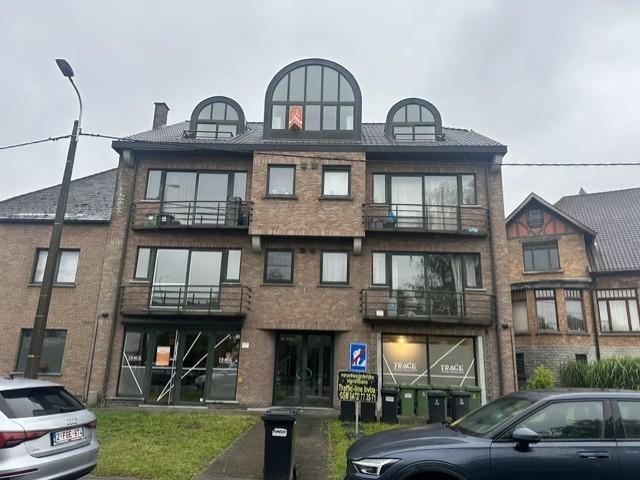 Gerenoveerd 2 slpk appartement met ruim terras!