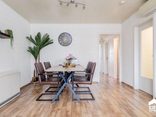 Gerenoveerd, 3 slpk appartement vlakbij Genk centrum