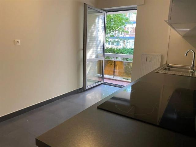 Gerenoveerd appartement met 2 slaapkamers en terras