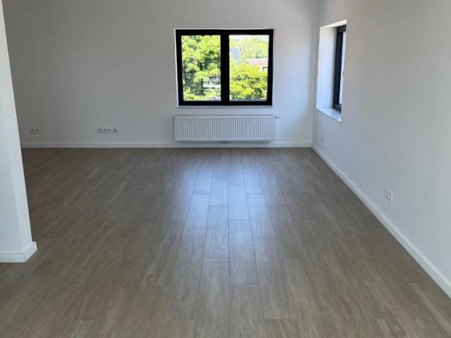 Gerenoveerd appartement met 2 slpk. en terras in Alken