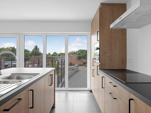 Gerenoveerd appartement met 2 slpkrs