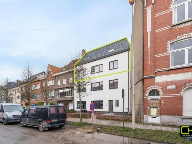 Gerenoveerd appartement met drie slaapkamers te koop in Gent