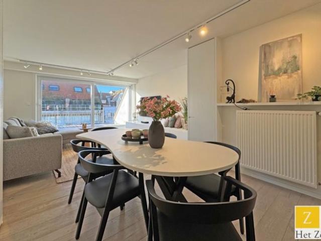 Gerenoveerd appartement met ruim terras te Knokke