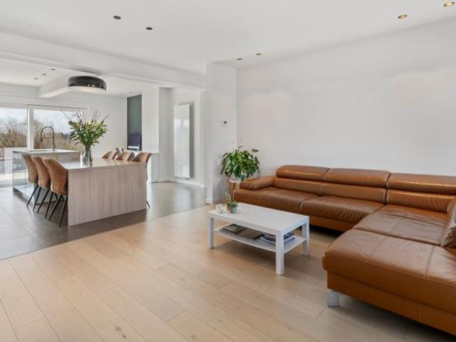Gerenoveerd appartement met ruim zongericht terras