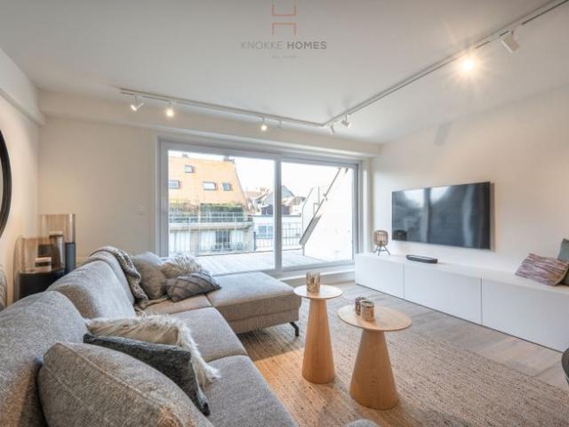 Gerenoveerd duplex appartement met 3 slaapkamers op wande.