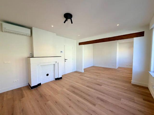 Gerenoveerd duplexappartement met 3 slaapkamers in centrum Tielt!