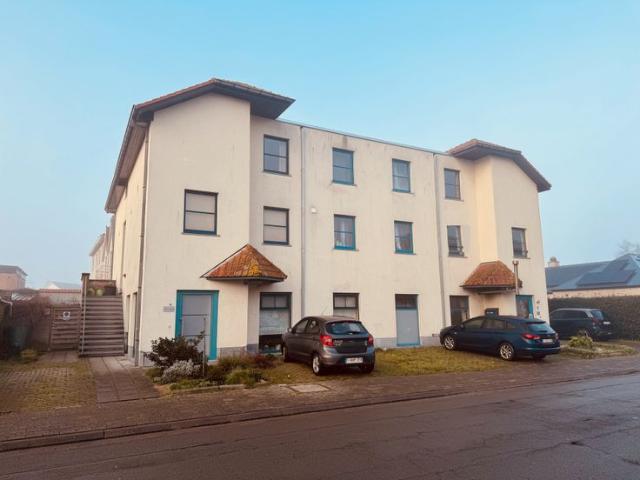 Gerenoveerd duplexappartement met twee slaapkamers te koo.