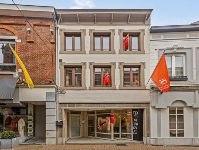 Gerenoveerd herenhuis TE KOOP