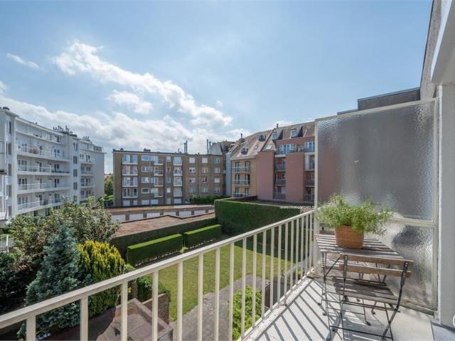 Gerenoveerd ibiza stijl appartement met 1 slaapkamer centraal gelegen op de Zoutelaan te Knokke