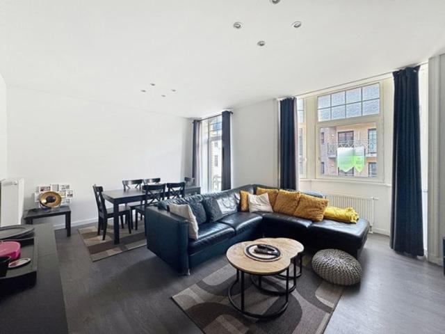 Gerenoveerd, lichtrijk 2 slaapkamerappartement te koop hartj