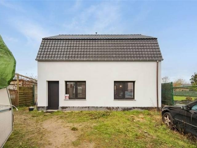 Gerenoveerde gezinswoning met 4 slaapkamers!