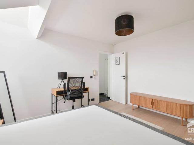 Gerenoveerde en gemeubileerde triplex te huur in Sint Gillis