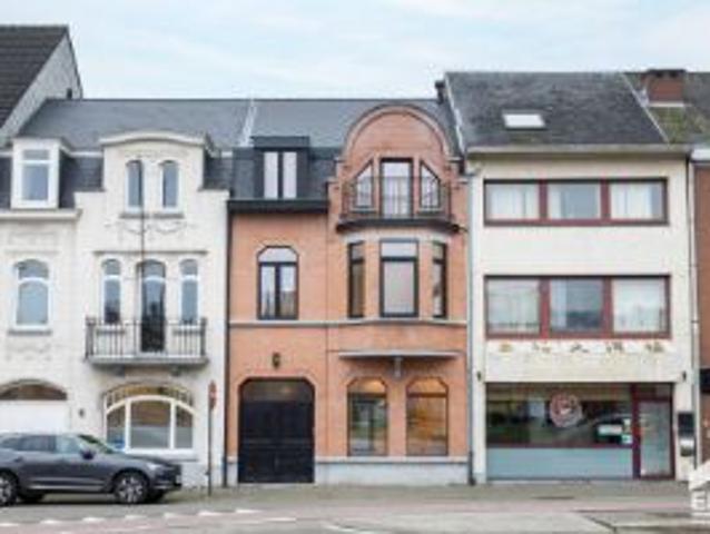 Gerenoveerde herenwoning met 6 slpk, 2 badk, tuin & staanpl