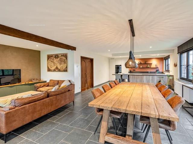 Gerenoveerde open bebouwing te koop in Moerbeke met 4 slpks