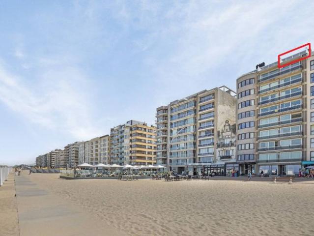 Gerenoveerde penthouse 44 m² op de zeedijk in De Panne