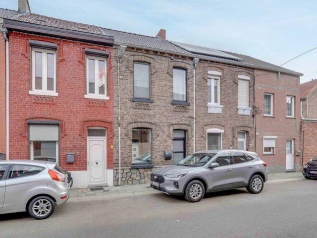 Gerenoveerde rijwoning nabij centrum