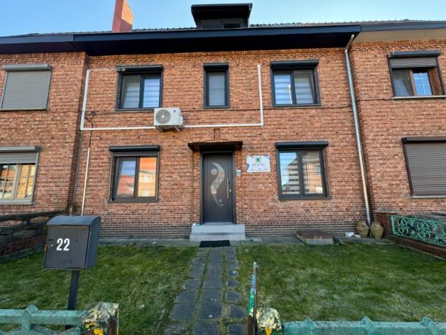 Gerenoveerde woning met 4 slaapkamers en garage