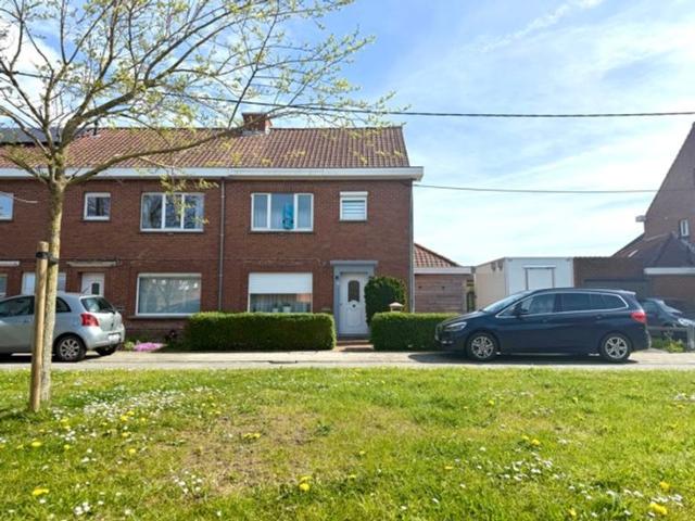 Gerenoveerde woning met 4 SLK, garage en TUIN!