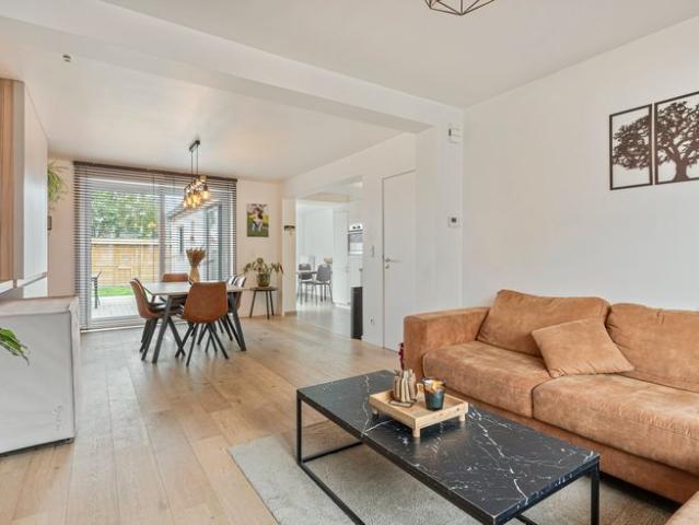 Gerenoveerde woning met 3 slpk en uitweg te koop in Gullege…