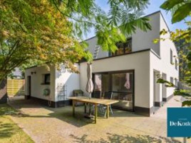 Gerenoveerde woning met aparte kantoorruimte