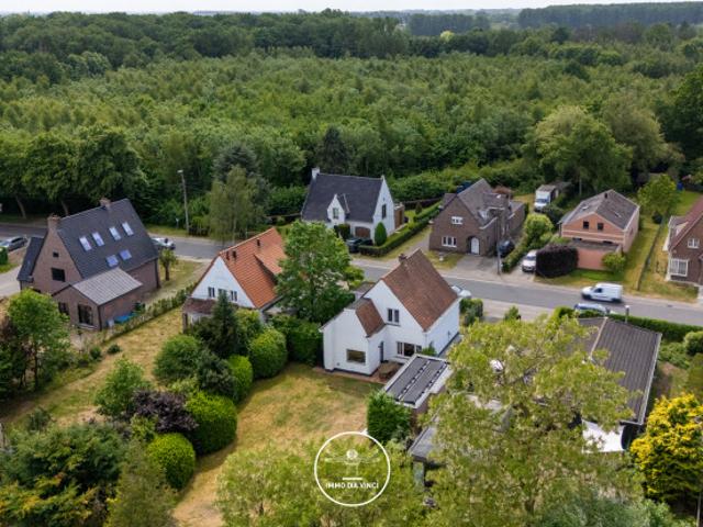 Gerenoveerde villa met grote tuin te Sint Denijs Westrem