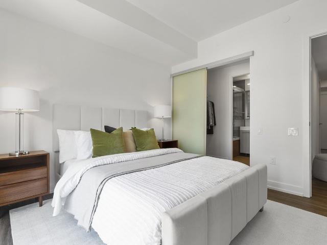 Gerrard West 3 Bedroom Apartment for Rent at 99 & 99 Gerrard Street West, Toronto, ON M5G 0C4 Bay Street Corridor