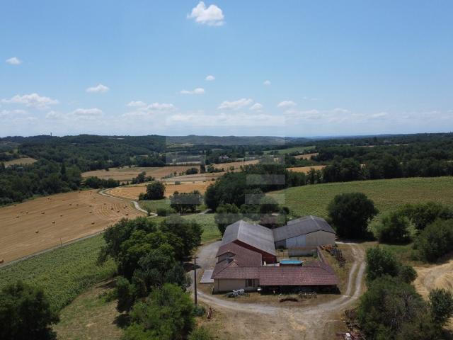 Gers Propriété agricole de 125 hectares irrigables 205m² Auch