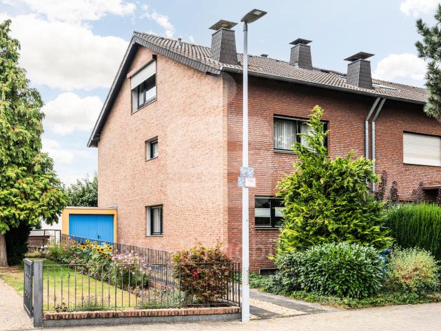 Gestalten, leben, wohlfühlen großzügiges Zuhause mit Garten und Garage