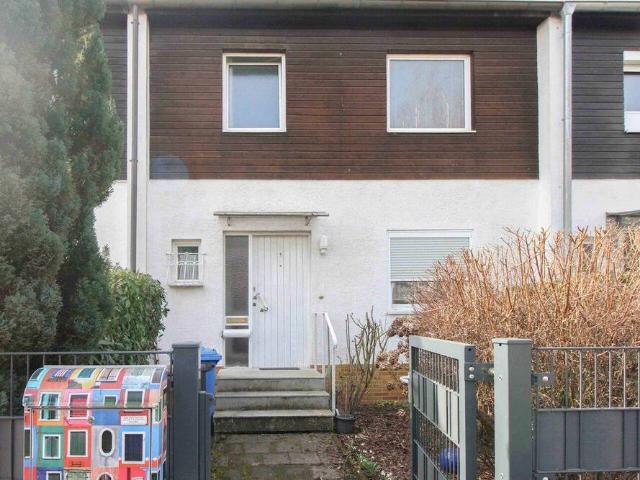 Gestalten Sie Ihr Familienzuhause: Reihenmittelhaus mit Garten und Balkon in Hofheim Marxheim