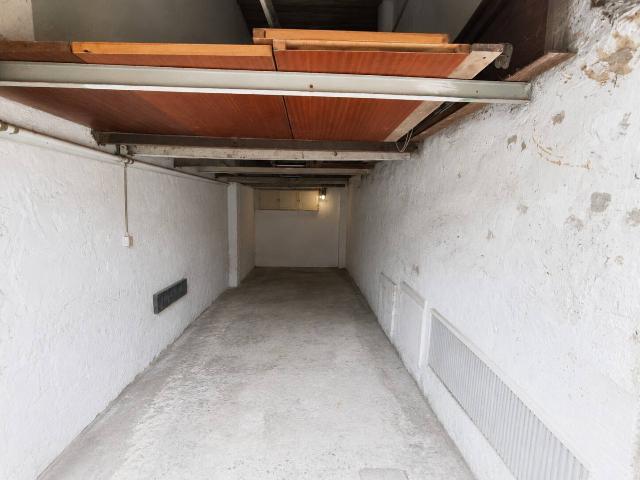 Gestión Inmobiliaria BARAKALDO VENDE LONJA ubicada en la zona trasera de Gernikako Arbola