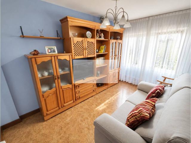 Gestión Inmobiliaria BARAKALDO VENDE PISO en la calle principal de GERNIKAKO ARBOLA