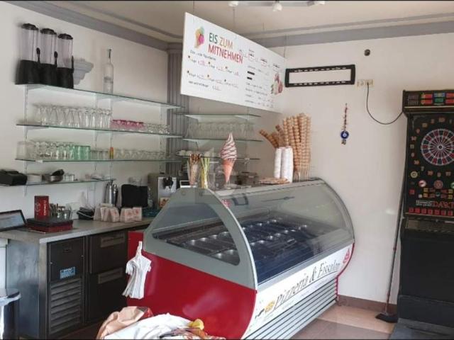 GESAMTPAKET: PIZZERIA & EISSALON INKL. 4 WOHNUNGEN UND 2 AUTOS