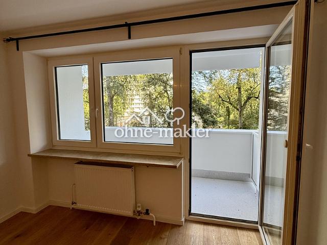 Geschmackvolle & kernsanierte 3 Zi Wohnung | ERSTBEZUG | Parkett + Feinstein + Einbauküche + Balkon