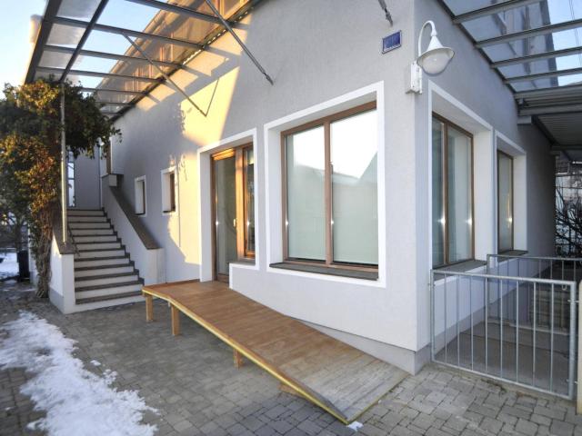 Geschmackvolles Zweifamilienhaus mit separaten Zugängen und vielseitigen Möglichkeiten