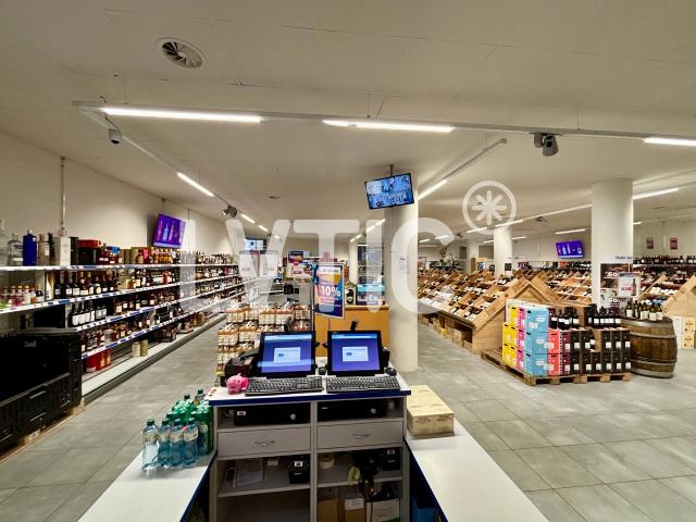 Geschäfts und Lagerlokal von 400 m2 zu vermieten in Chavannes près Renens