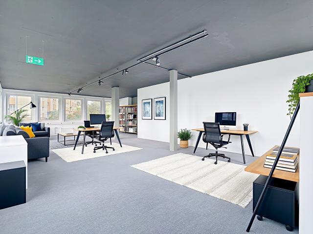Geschäftsbereich / Büro mit Terrasse