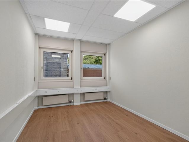 Geschäftsräume von 25 m² im ersten Stock – Ideale Lage in Pully