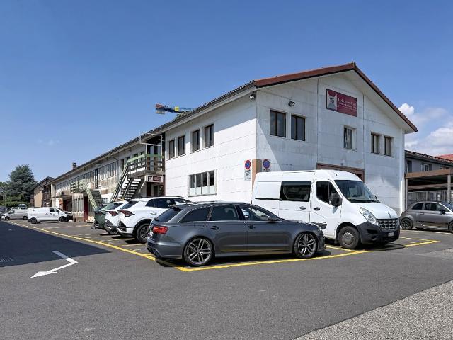 Geschäftsräume von etwa 137 m²