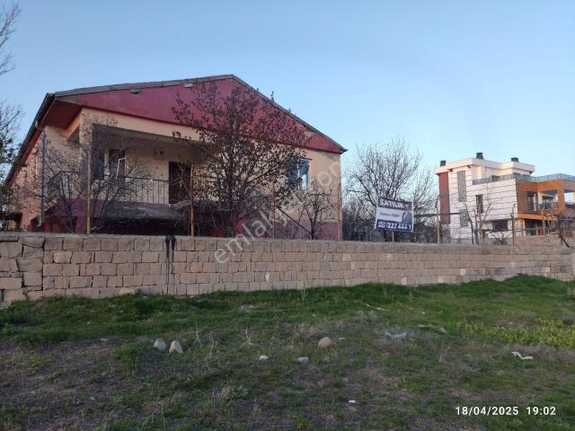 Gesi Mah. Acil Satılık Evler Ve Arsası
